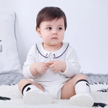 Cute Baby Bodyer Med Lange Ærmer Foråret Efteråret Drenge Piger Buksedragt Baby Trekant Romper Peter Pan Krave Hvid Baby Tøj