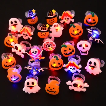 LED Lysende i Mørke Halloween Legetøj 10stk Skelet Bat Græskar Ringe med Lys Halloween Party Dekorationer